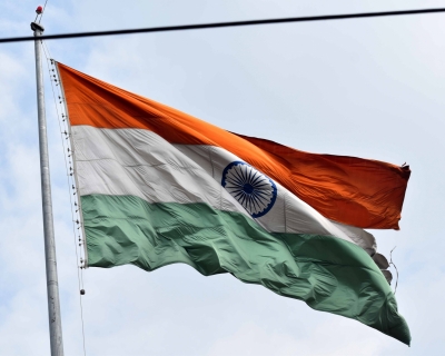 জাতীয় পতাকা এবার রাতেও, উত্তোলনের নিয়ম শিথিল করল কেন্দ্র