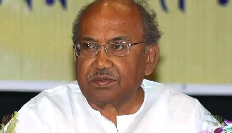 প্রয়াত প্রবীণ পরিচালক তরুণ মজুমদার   