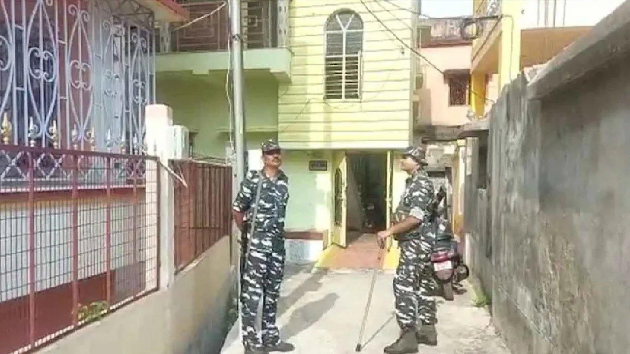 সাত সকালেই হানা সিবিআইয়ের, বাড়ি তল্লাশির পর আটক অনুব্রত ঘনিষ্ঠ কাউন্সিলর বিশ্বজ্যোতি