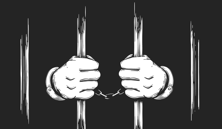 লক-আপ ভেঙে পালাল বন্ধুকে খুনে দুই অভিযুক্ত 