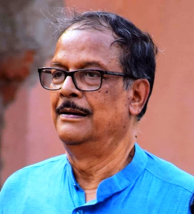 বিচারপতির নির্দেশে তড়িঘড়ি আদালতে হাজির আইনমন্ত্রী 