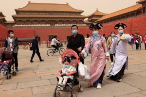 ‘তিন’ নীতিতেও জন্মে ভাটা, দেশের জন্মহার বাড়াতে বিশেষ উদ্যোগ চিনের 