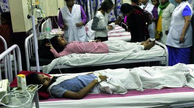 ক্লাসে গ্যাস লিক, জ্ঞান হারাল শতাধিক পড়ুয়া