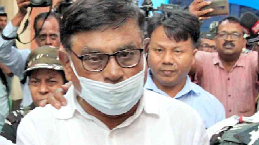 ডিভিশন বেঞ্চে মাণিকের স্বস্তি 