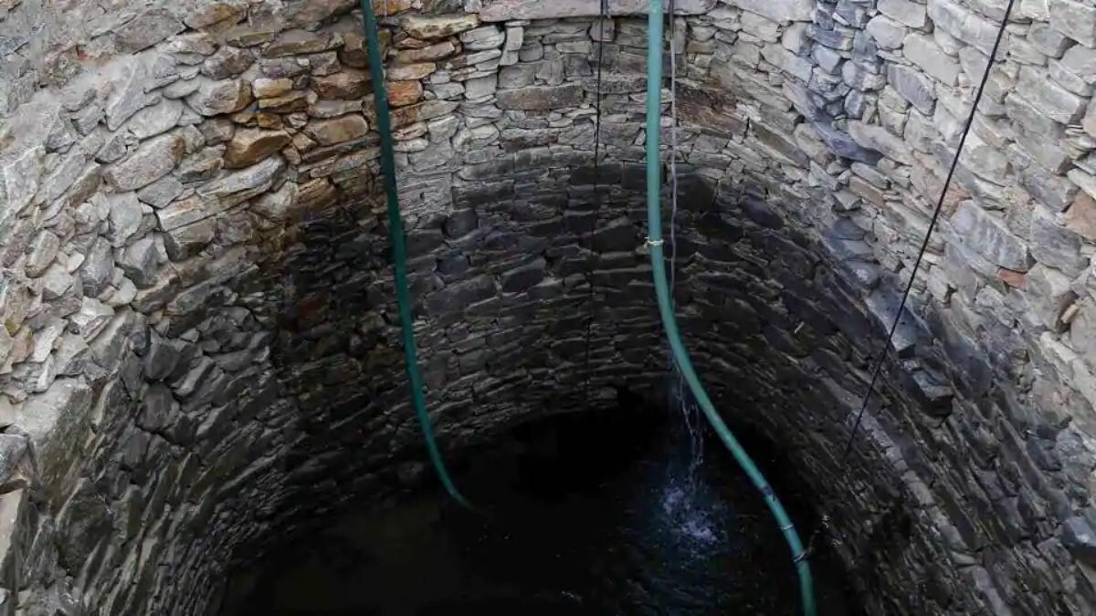 তিন সন্তানকে নিয়ে কুয়োতে ঝাঁপ মহিলার, মা বাঁচলেও মৃত শিশুরা