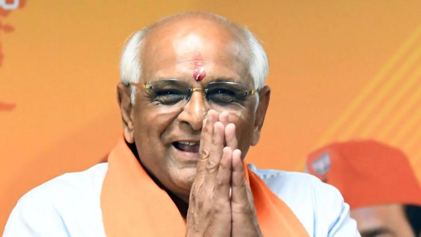 শুধু মোদি-শাহ নয় ২০০ সাধুর আশীর্বাদ নিয়ে গুজরাতের মসনদে ভূপেন্দ্র 