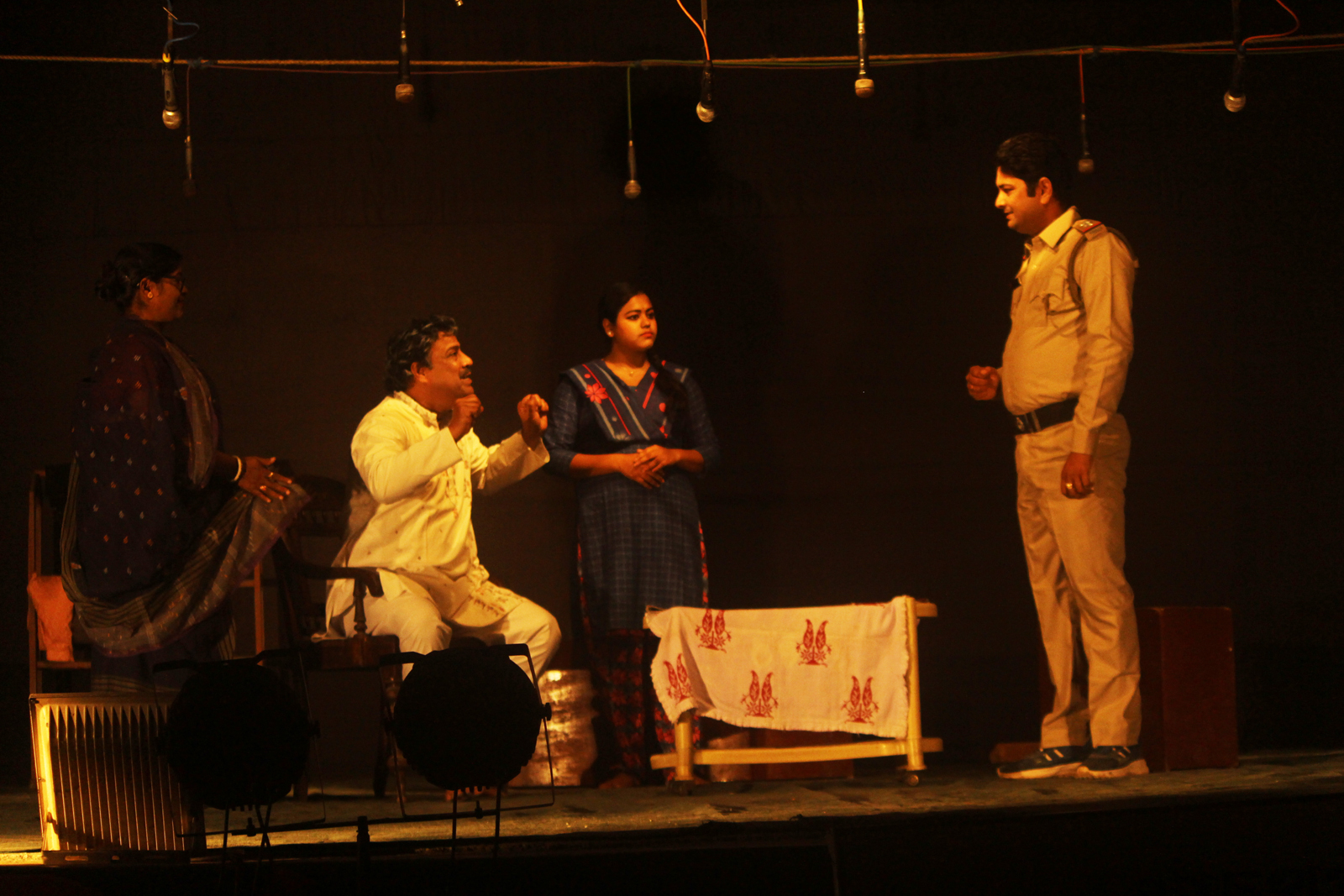 আদর্শবাদী শিক্ষকের ভূমিকা ফুটে ওঠে ‘ আঁধি ’ নাটকে 
