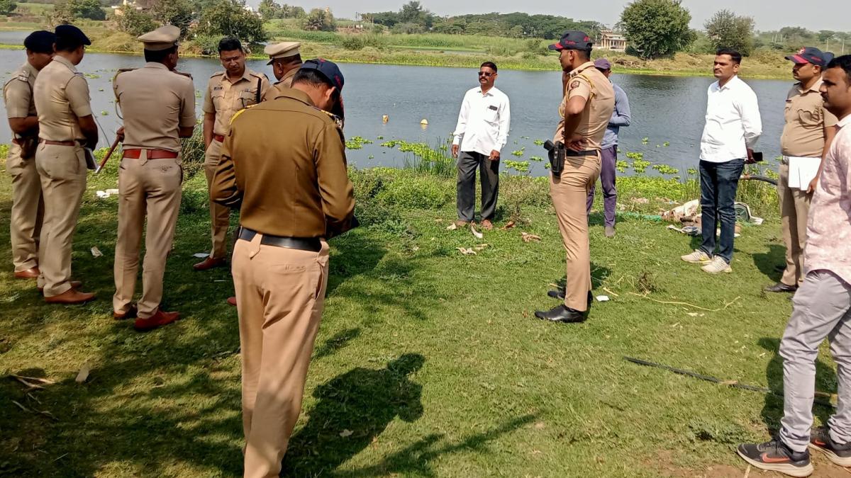 নদীতে ভেসে উঠল একই পরিবারের সাতজনের দেহ, ধন্দে পুলিশ 