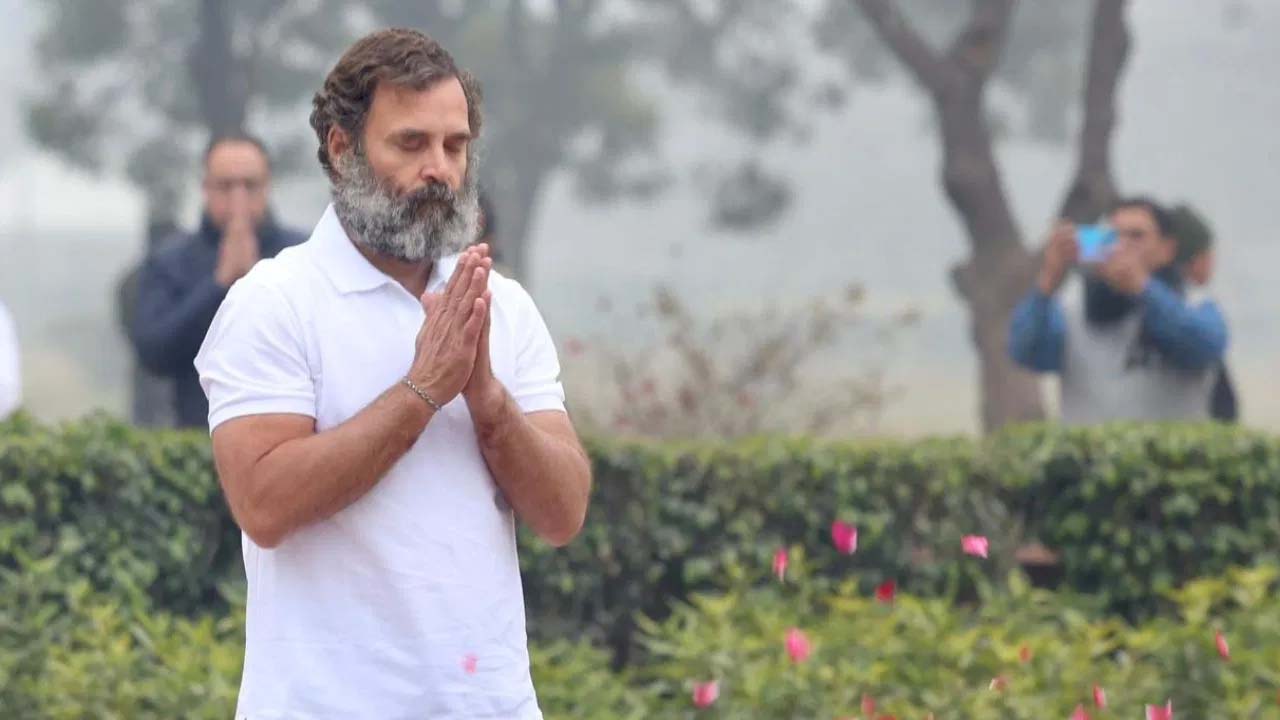 রাহুলের শীতের পোশাক না পড়া নিয়ে চলছে রাজনৈতিক মহলে মস্করা