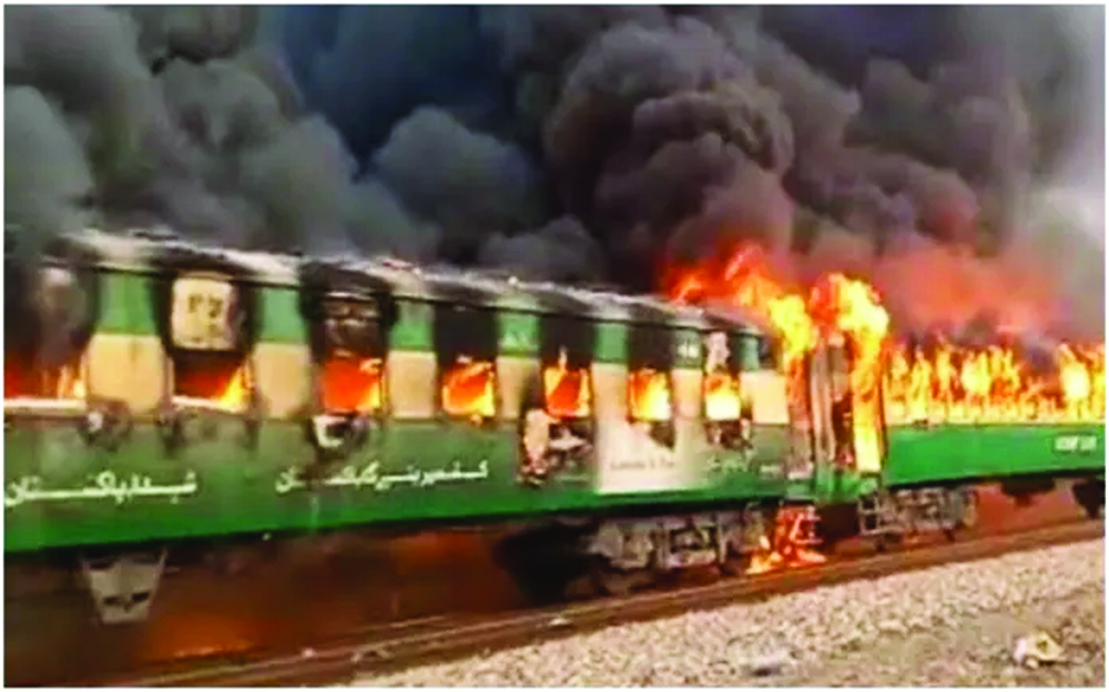 পাকিস্তানে ট্রেনে লুকানো সিলিন্ডার বিস্ফোরণ, মৃত ১ 