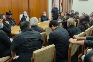 রাহুল ইস্যুতে একজোট  কংগ্রেস ,তৃণমূল সাংসদরা