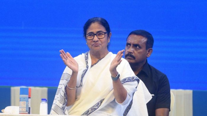 মোহনবাগানের উন্নতিতে আরও ৫০ লক্ষ টাকা দান করলেন মুখ্যমন্ত্রী 
