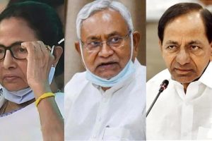 রাহুলকে নাকচ করে মমতা-নীতীশকেই মোদির বিকল্প বাছলেন কেসিআরের