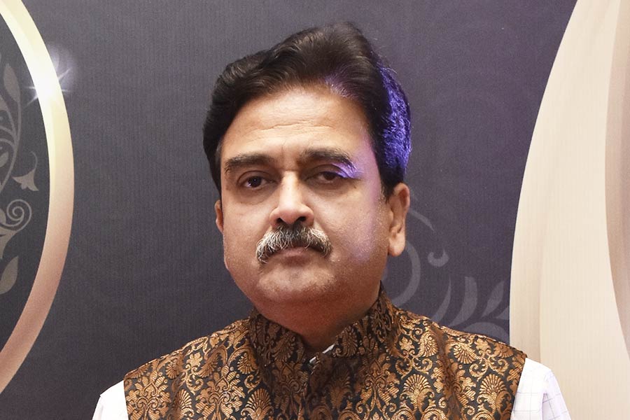 এজলাসে বসেই ‘ভাইপো’ মন্তব্য বিচারপতি অভিজিৎ গঙ্গোপাধ্যায়ের