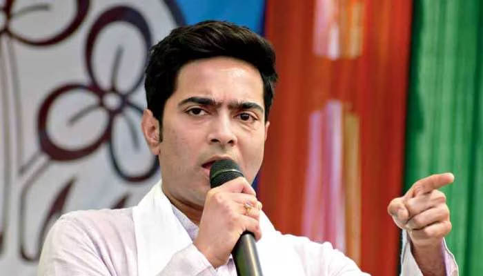 ইডির নোটিসে অভিষেকের  প্রতিক্রিয়া  ‘যতবার ডাকবে, ততবার যেতে হবে নাকি ? কারও বাবার চাকর নই’ – 