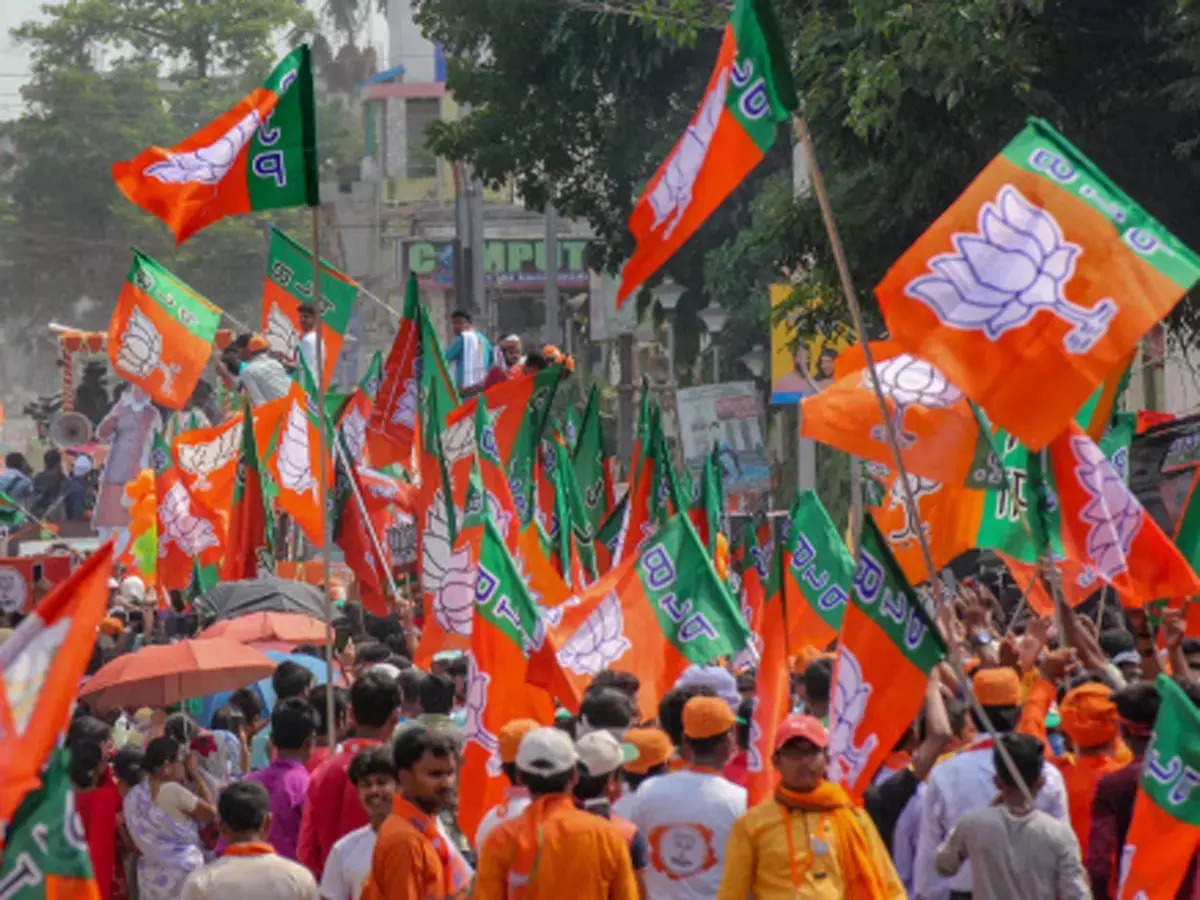 বিজেপি কর্মীকে কুপিয়ে খুনের ঘটনায় চরম উত্তেজনা ছড়াল কর্নাটকে