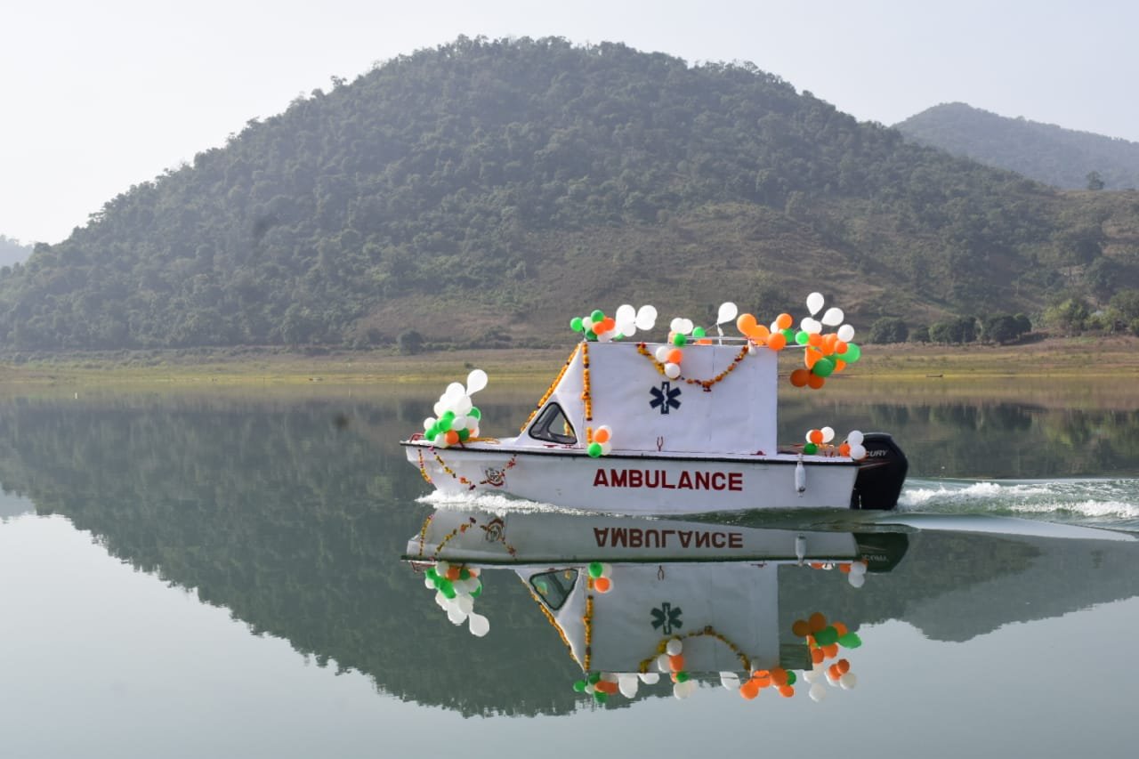 বোট অ্যাম্বুল্যান্স পরিষেবা ঝাড়খণ্ডের বন্যাবিধ্বস্ত এলাকায় 
