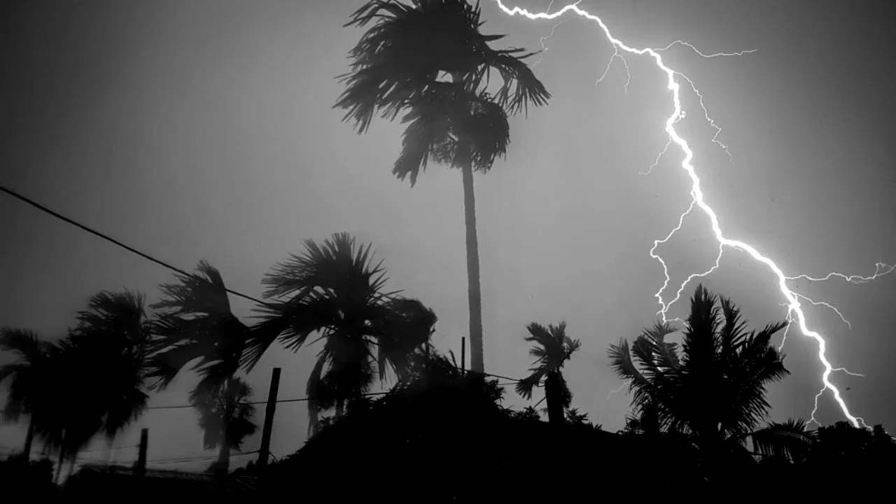 হাওয়া অফিসের পূর্বাভাস বজ্রবিদ্যুৎ-সহ ঝড়বৃষ্টি কলকাতা-সহ দক্ষিণবঙ্গে,হতে পারে শিলাবৃষ্টিও