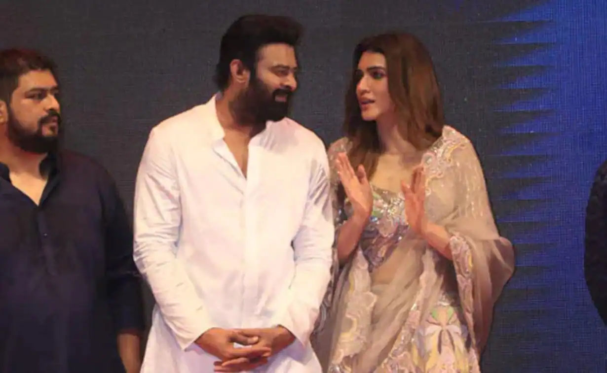 পাশে কৃতী, বিয়ের জবাব প্রভাসের