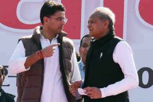 আপাতত মিটল ‘পাইলট-গেহলত’ দ্বৈরথ, রাজস্থানে স্বস্তিতে কংগ্রেস