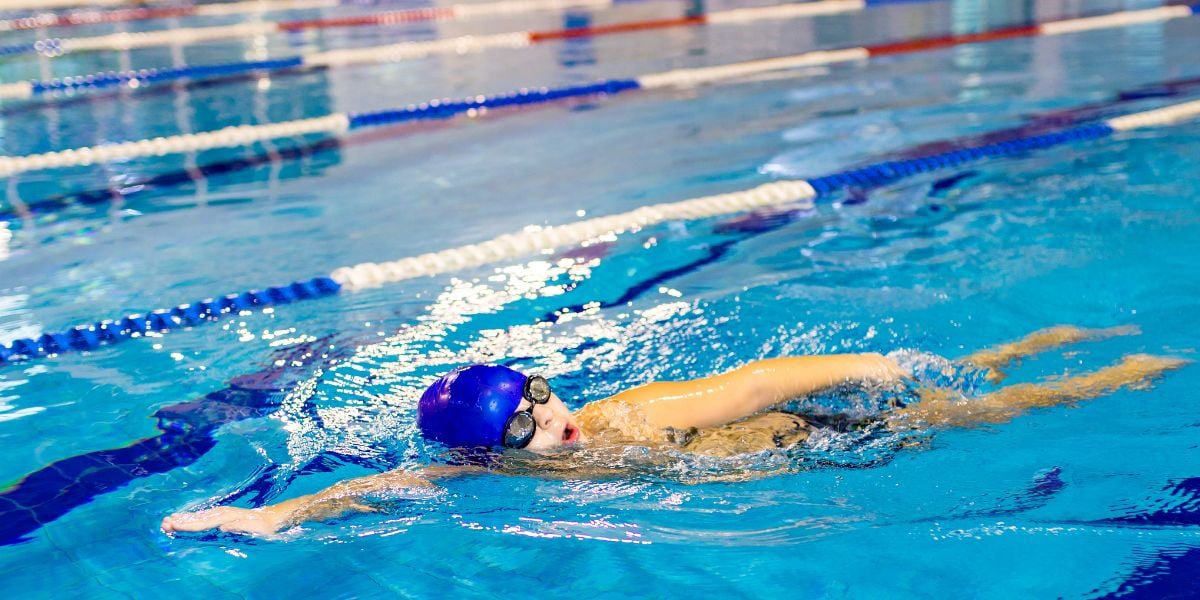 সব রোগ-ব্যাধি থেকে মুক্তি পাবেন নিয়মিত সাঁতারেই!