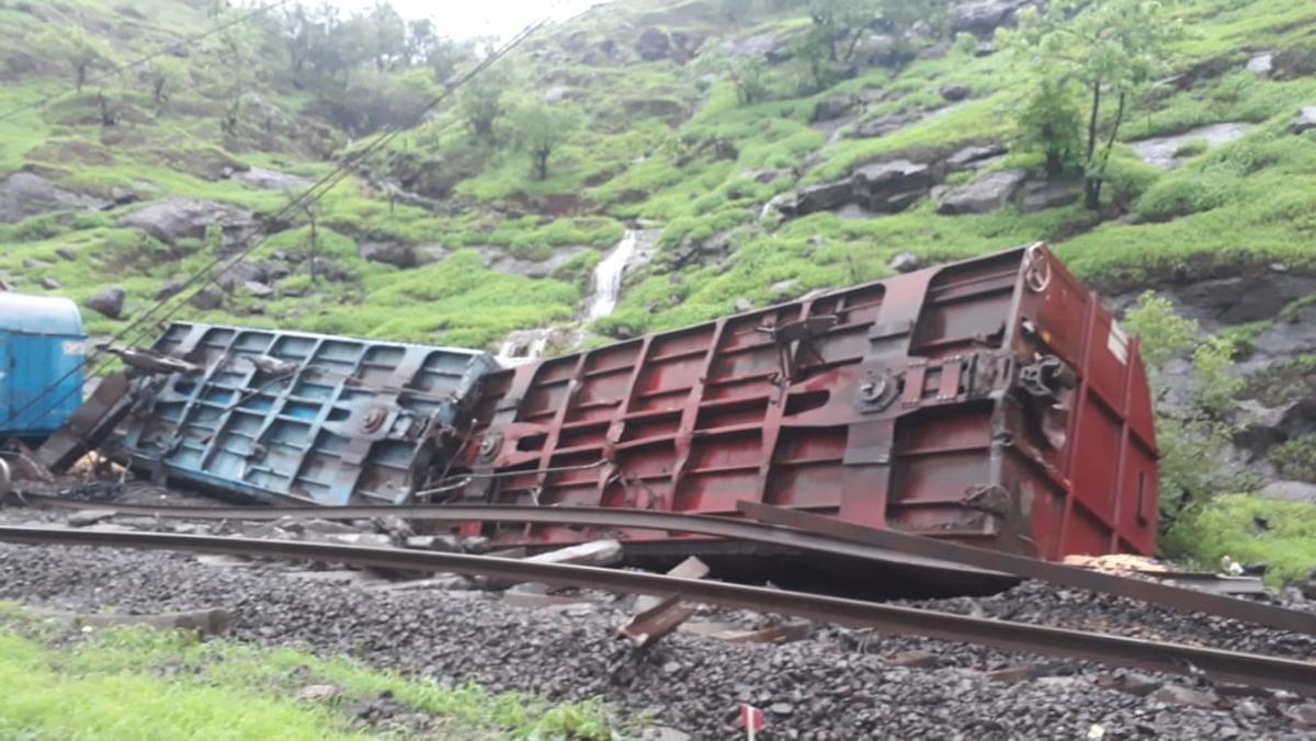 বালেশ্বর ভয়াবহতা উস্কে ফের ওড়িশায় লাইনচ্যুত মালগাড়ি