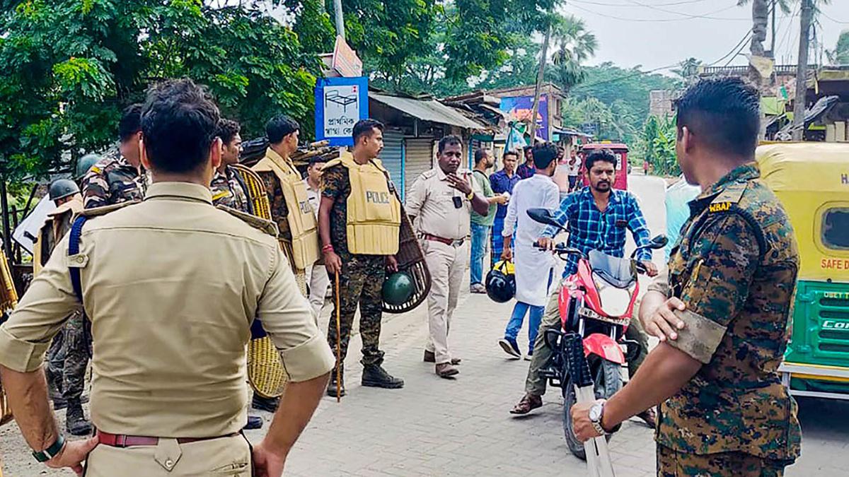 স্পর্শকাতর ৬ জেলায় ‘বিশেষ বাহিনী’, রাজ্য সরকারকে নির্দেশ দিল রাজ্য নির্বাচন কমিশন   