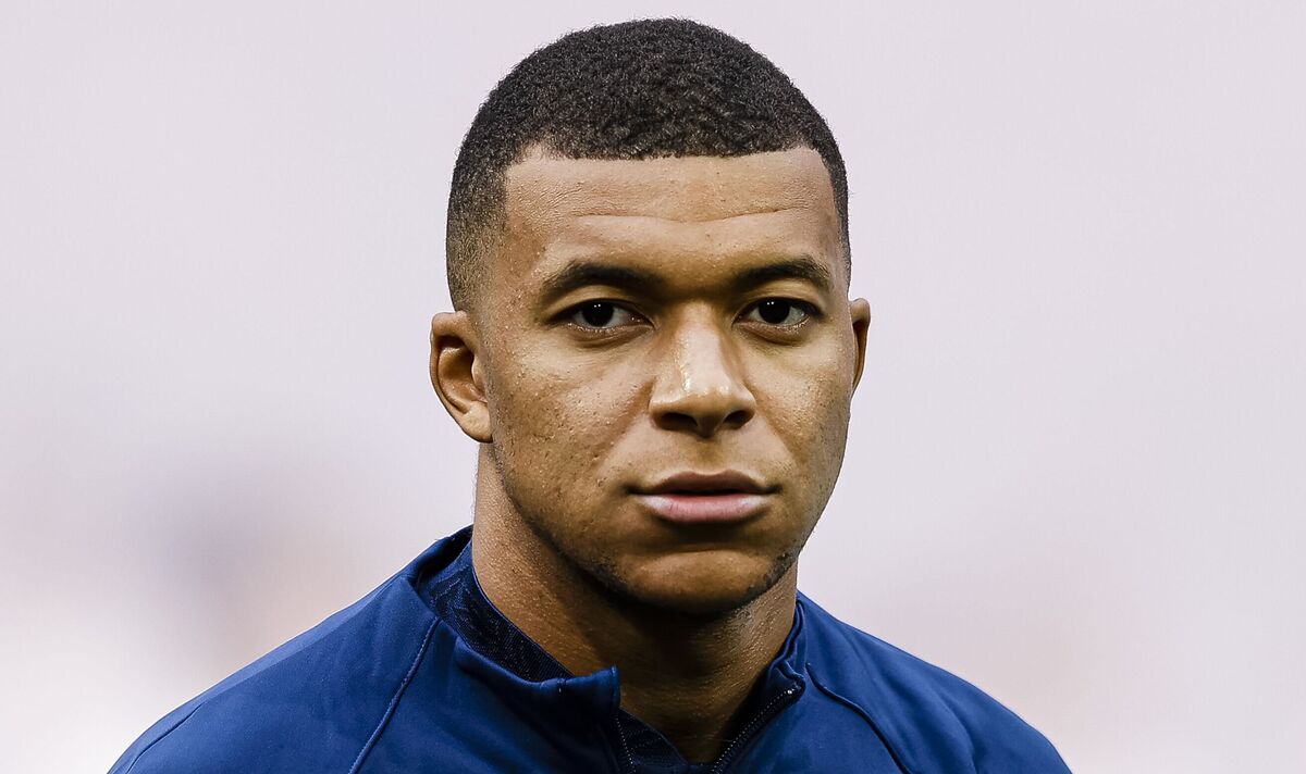 এক বছরের লোনে ইপিএলের ক্লাবে সই করতে পারেন এমবাপে!