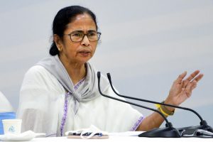 পায়ে চোট নিয়ে আবারও প্রচারে ফিরছেন তৃণমূল নেত্রী মমতা বন্দ্যোপাধ্যায়।