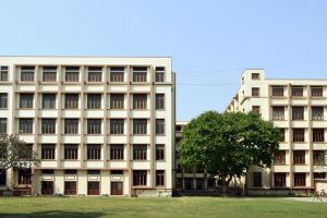 ইংরেজি মাধ্যম ছাড়া ভর্তি নয়, স্নাতকে ভর্তির বিজ্ঞপ্তি দিয়ে বিতর্কে লরেটো কলেজ  