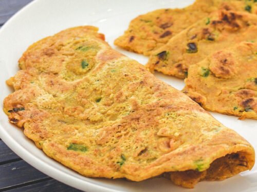 জলখাবারে চটজলদি বানিয়ে নিন স্বাস্থ্যকর ওটস চিল্লা।