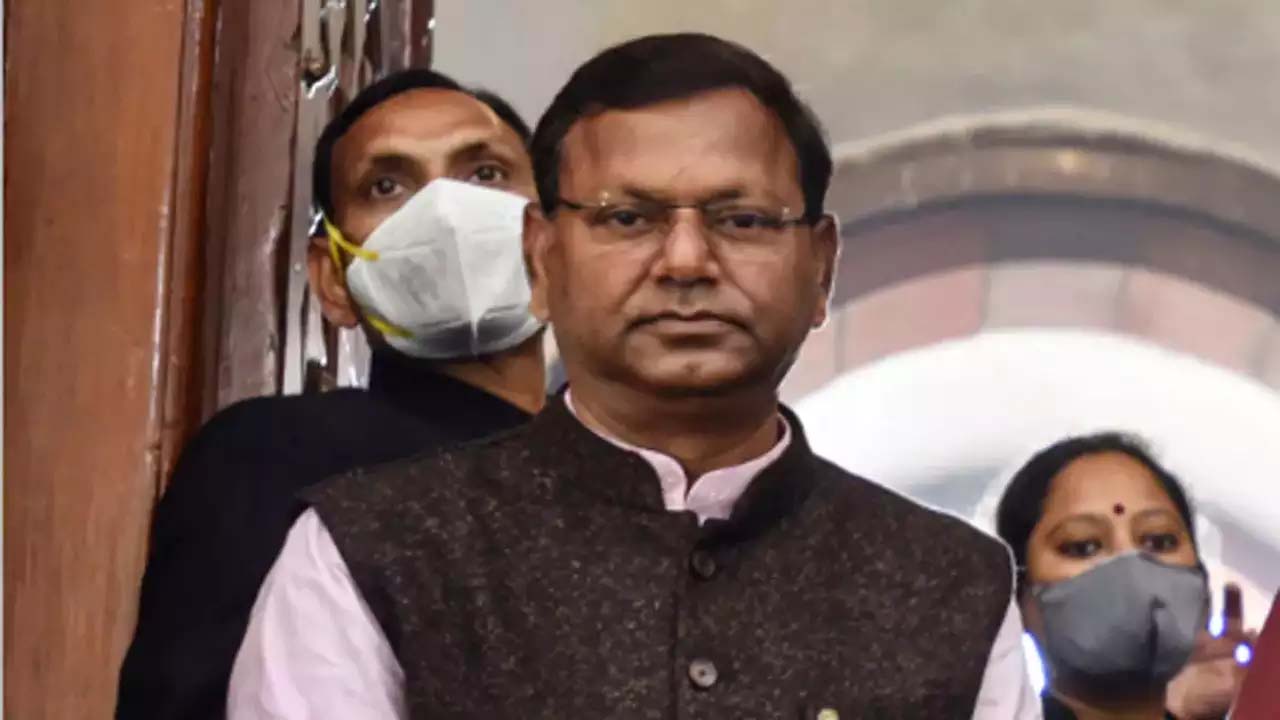 অনিশ্চিত অষ্টম বেতন কমিশন, ভাগ্য নির্ভর ভোটে