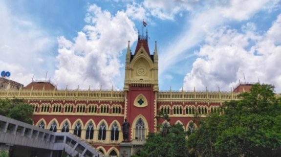 লিপ্স অ্যান্ড বাউন্স মামলায় ‘শেষ সুযোগ’! ২২ সেপ্টেম্বর প্রস্তুত না হলে আমতলা পার্টি অফিস নিয়ে আর রেহাই নয়, কড়া বার্তা হাইকোর্টের