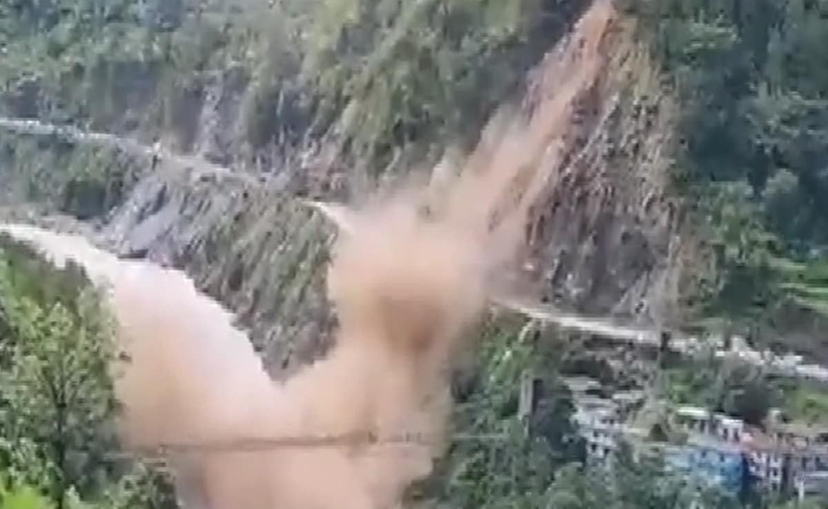 কেদারনাথ যাত্রায় ফের দুর্যোগের কবলে যাত্রীরা, ধস, ভারী বৃষ্টিপাতে নিখোঁজ কমপক্ষে ১৯ জন