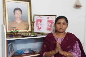 ধূপগুড়ি উপনির্বাচনে প্রার্থী শহিদ জওয়ানের স্ত্রী  