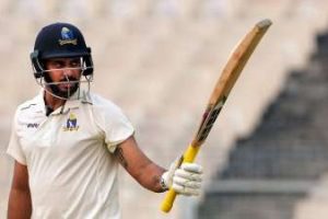 আরও এক বছরের জন্য বাংলার হয়ে খেলতে চলেছেন মনোজ তিওয়ারি।