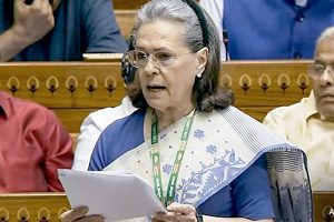 নাগরিকত্ব গ্রহণের আগে ভোটার তালিকায় নাম, সোনিয়া গান্ধীকে নোটিস আদালতের