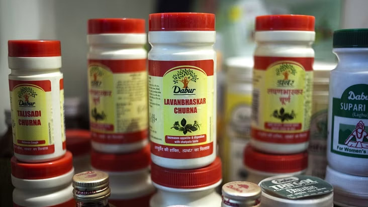 সাড়ে ৫ হাজার মামলার মুখে ডাবর 