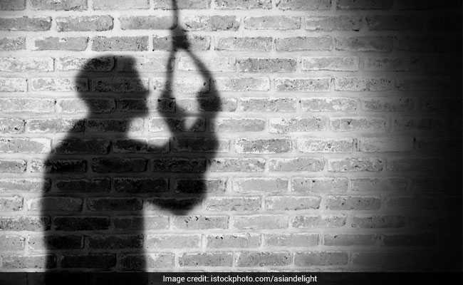 পুরসভার দফতরের মধ্যেই আত্মহত্যার চেষ্টা পুরকর্মীর, উদ্ধার করল পুলিশ  