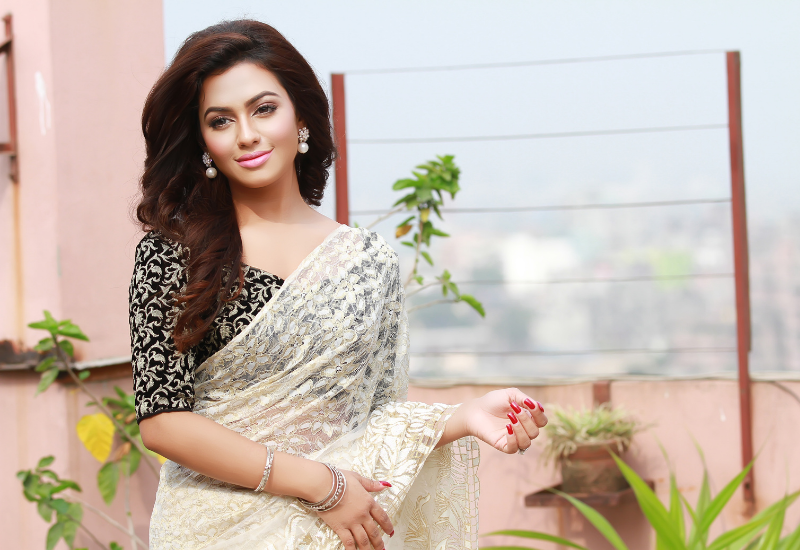 হাসিনার ‘মসনদে’ নুসরত ফারিয়া