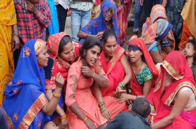 একে অপরকে বাঁচাতে গিয়ে মৃত্যু  ৪ খুদে ভাইবোনের