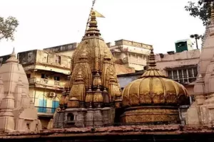 পুরীর মন্দিরের পর এবার পোশাক বিধি চালু করার চিন্তা- ভাবনা করছে কাশী বিশ্বনাথ মন্দির কর্তৃপক্ষ।