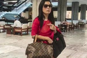 ঘুষের বিনিময়ে প্রশ্ন মামলায় আপাতত স্বস্তি মহুয়ার, লোকপালের নির্দেশ খারিজ দিল্লি হাইকোর্টের