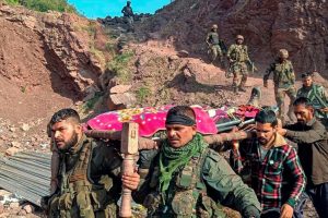 রাজৌরির এনকাউন্টারে হারিয়ে গেল ছেলেরা , ‘ফিরে আয়’ আকুল আর্তি মা-বাবার  