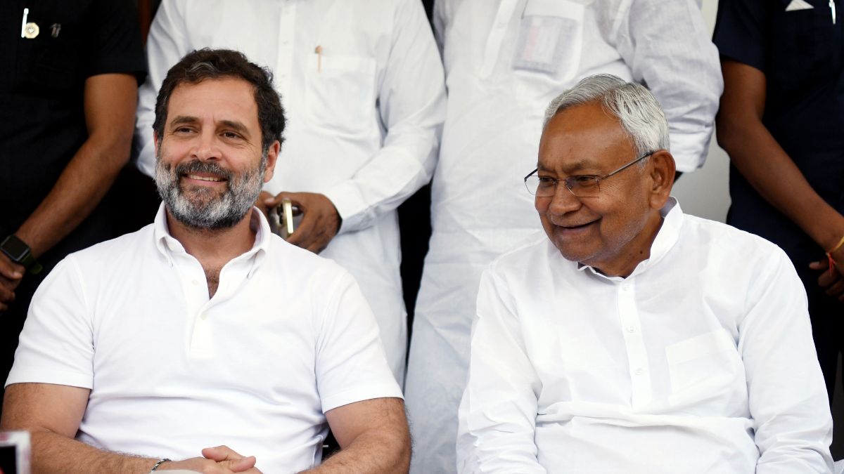 নীতীশের মান ভাঙাতে রাহুলের ফোন   প্রধানমন্ত্রীর মুখ হিসেবে খাড়গের নাম প্রস্তাব করায় ক্ষুণ্ন নীতীশ ?  