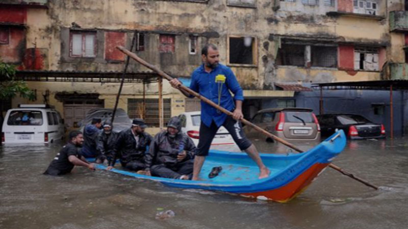 মিগজাউমে বানভাসি চেন্নাই, মৃতের সংখ্যা বেডে় ১৭