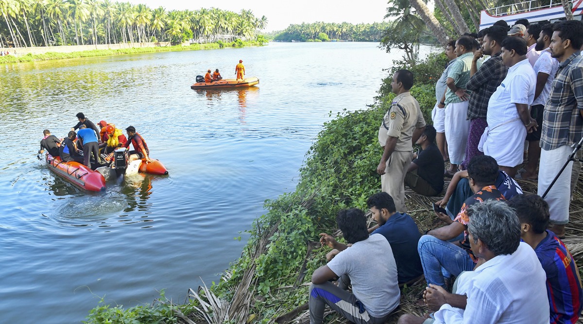 গুজরাতের নৌকাডুবিতে মৃতের সংখ্যা বেড়ে ১৭, প্রশ্নের মুখে স্কুল
