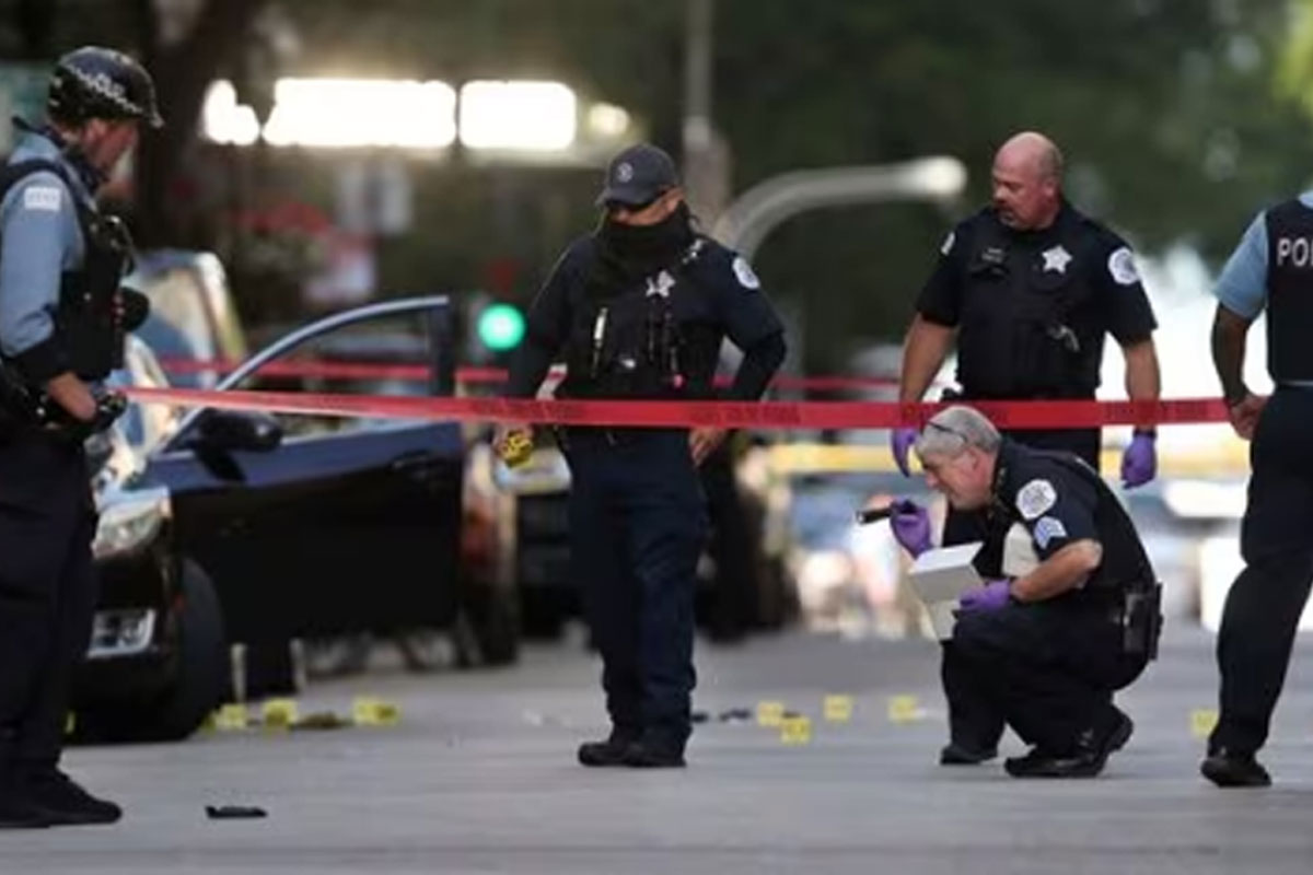 শিকাগোয় বন্দুকবাজের হামলায় মৃত ৮