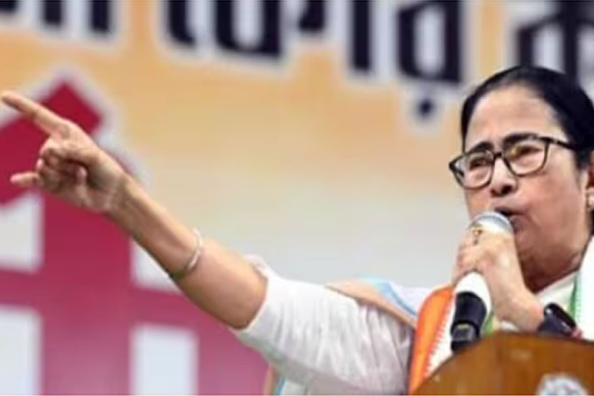 মুখ্যমন্ত্রীকে গার্ড অব ওনার দিল নারায়ণী ব্যাটেলিয়ন