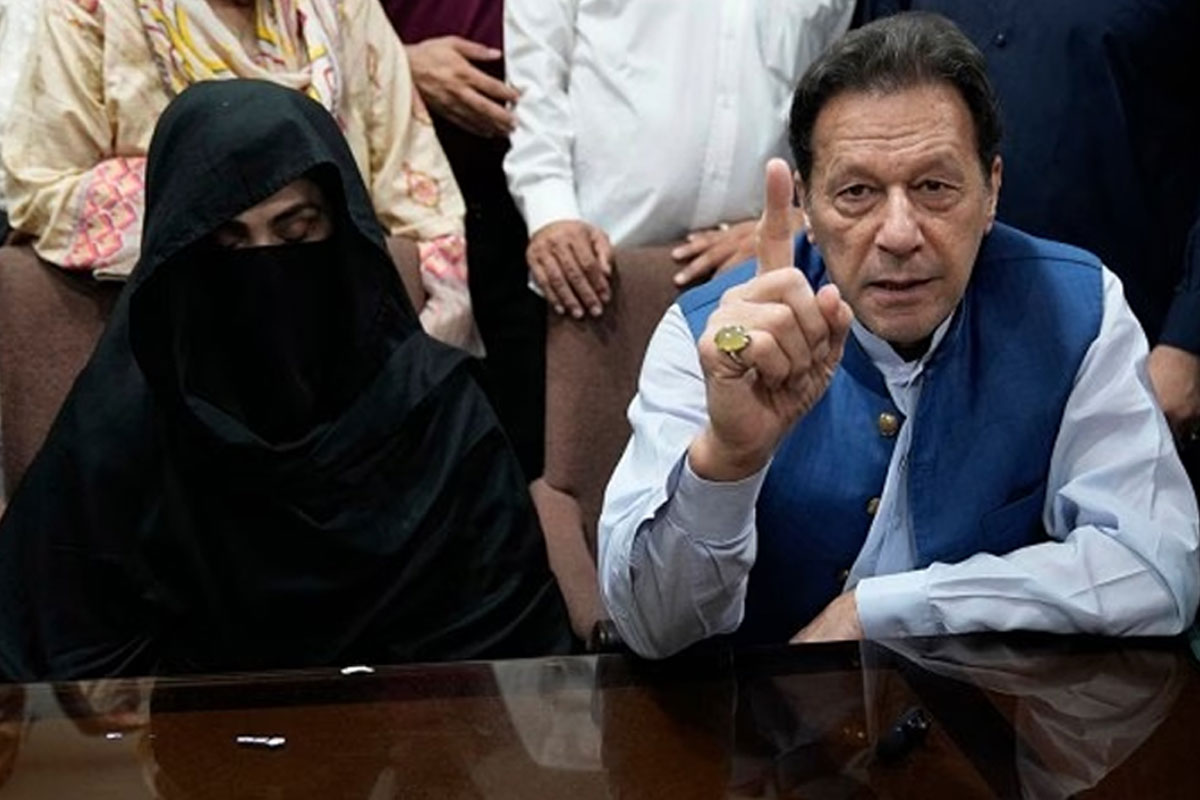 এবার তোষাখানা মামলায় সস্ত্রীক ইমরানকে ১৪ বছরের জেল